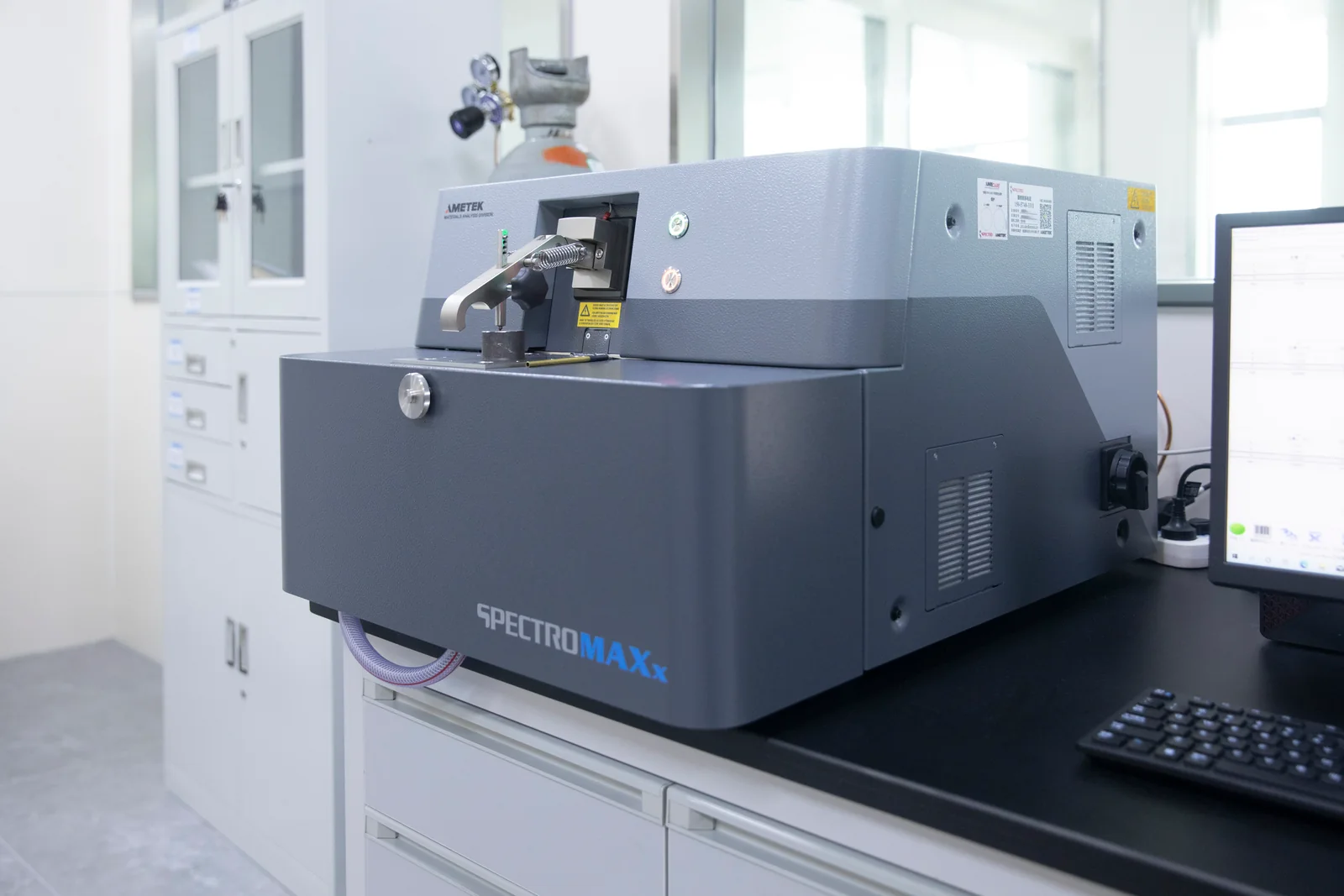 Laboratory equipment in a Unibono facility